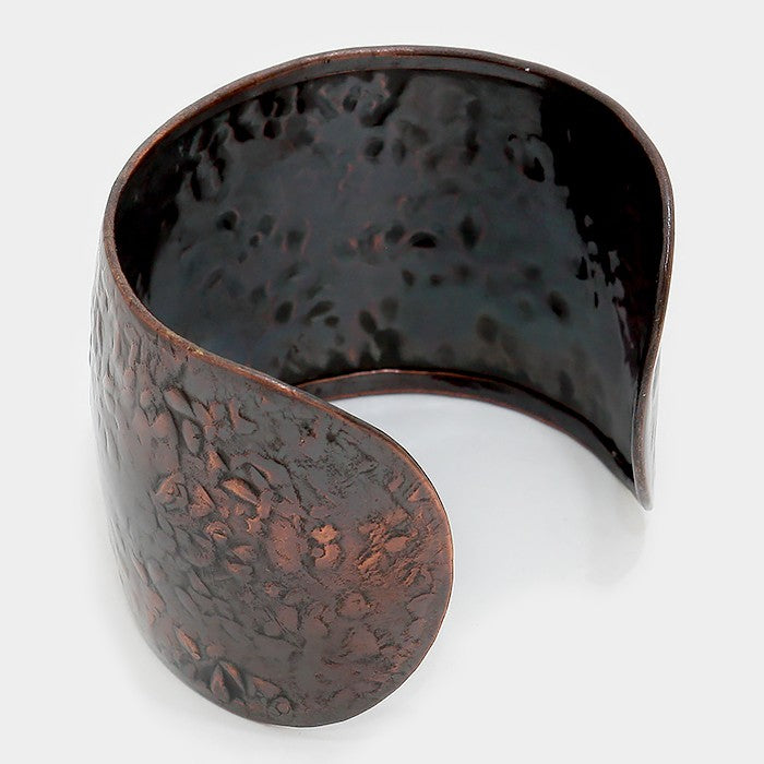 iLLASPARKZ Hammered metal crossed gun cuff bracelet