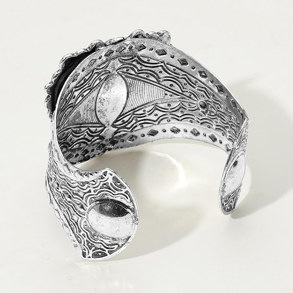 iLLASPARKZ Vintage Bold Western Heart Cuff Bracelet