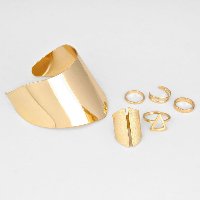 iLLASPARKZ Chunky Metal Cuff Bracelet With Rings