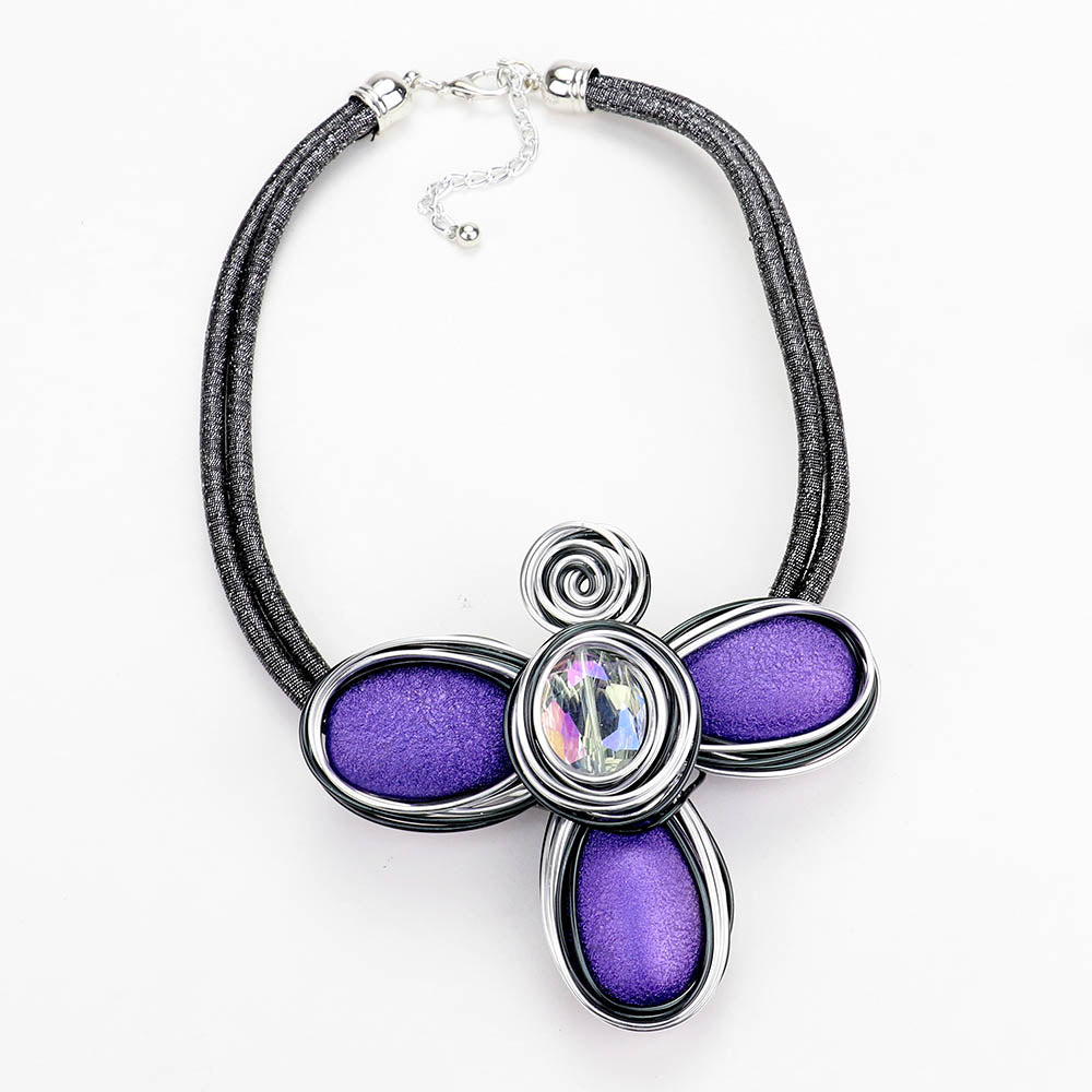iLLASPARKZ Wire Coiled Flower Collar Necklace