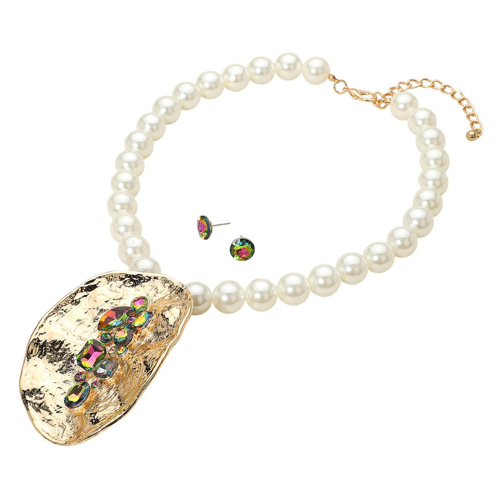 iLLASPARKZ Glass Stone Embellished Hammered Metal Abstract Plate Pendant Accent Chunky Pearl Necklace