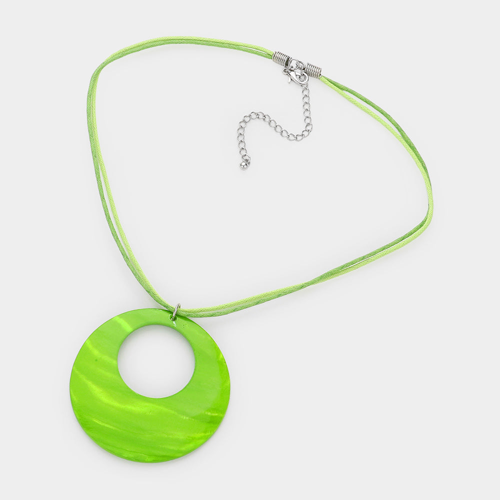 iLLASPARKZ Round Mother of Pearl Pendant Necklace