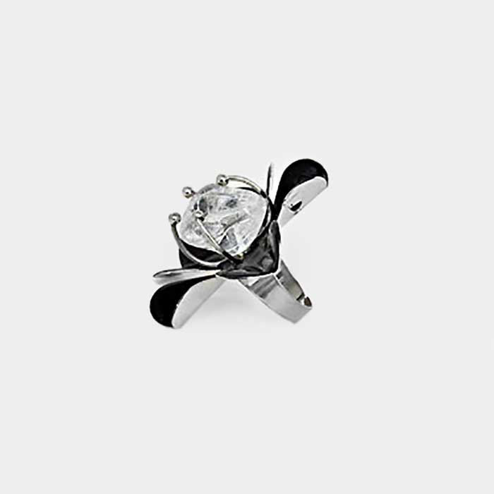 iLLASPARKZ Prong Set Lacquered Enamel Heart Clover Ring