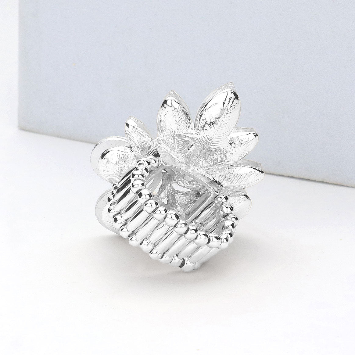 iLLASPARKZ Crystal Stone Cluster Stretch Ring