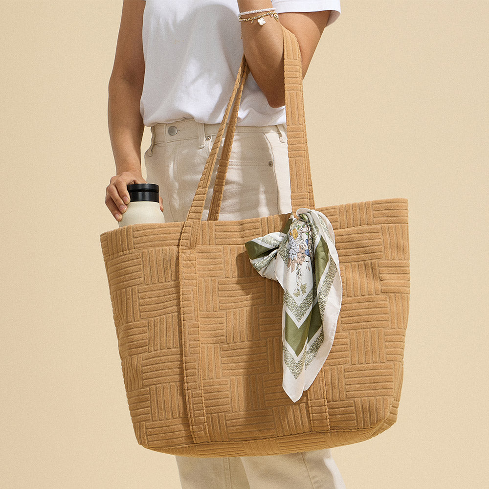 iLLASPARKZ Grid Pattern Everyday Tote Bag
