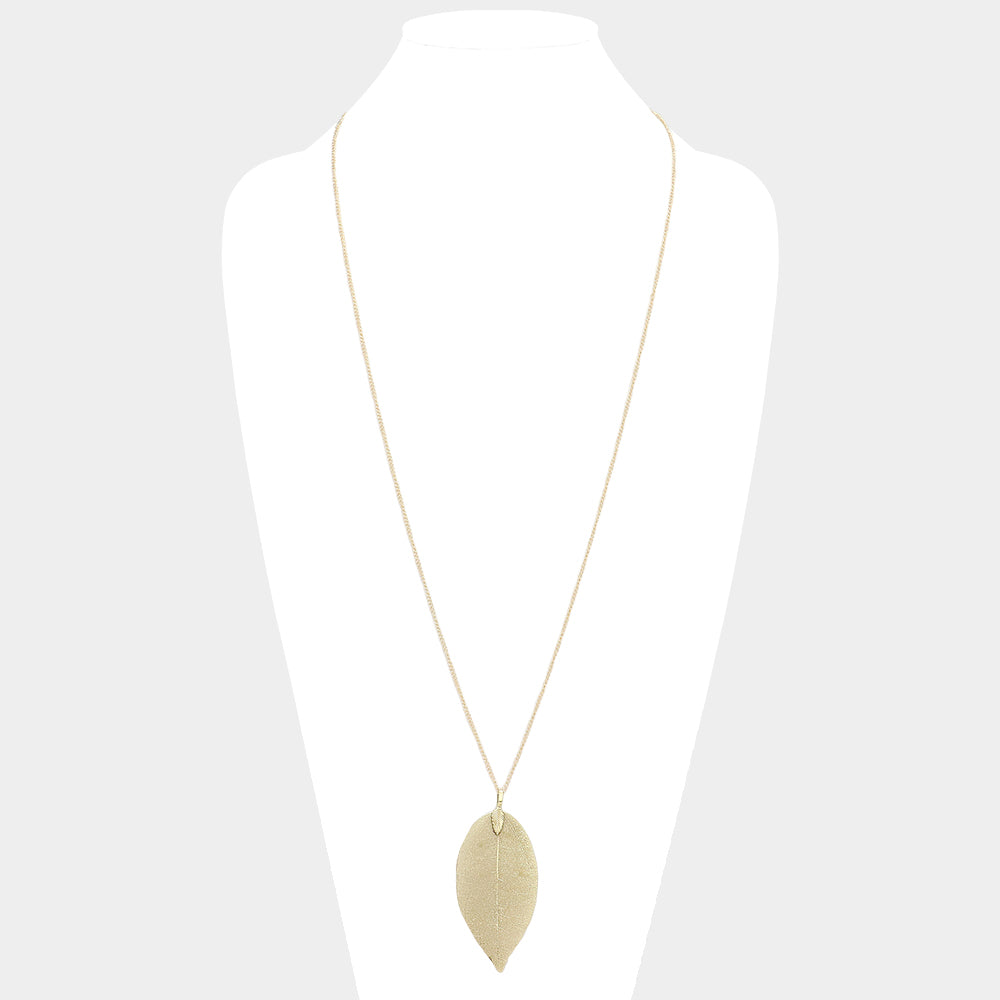 iLLASPARKZ Natural Dipped Filigree Leaf Pendant Long Necklace