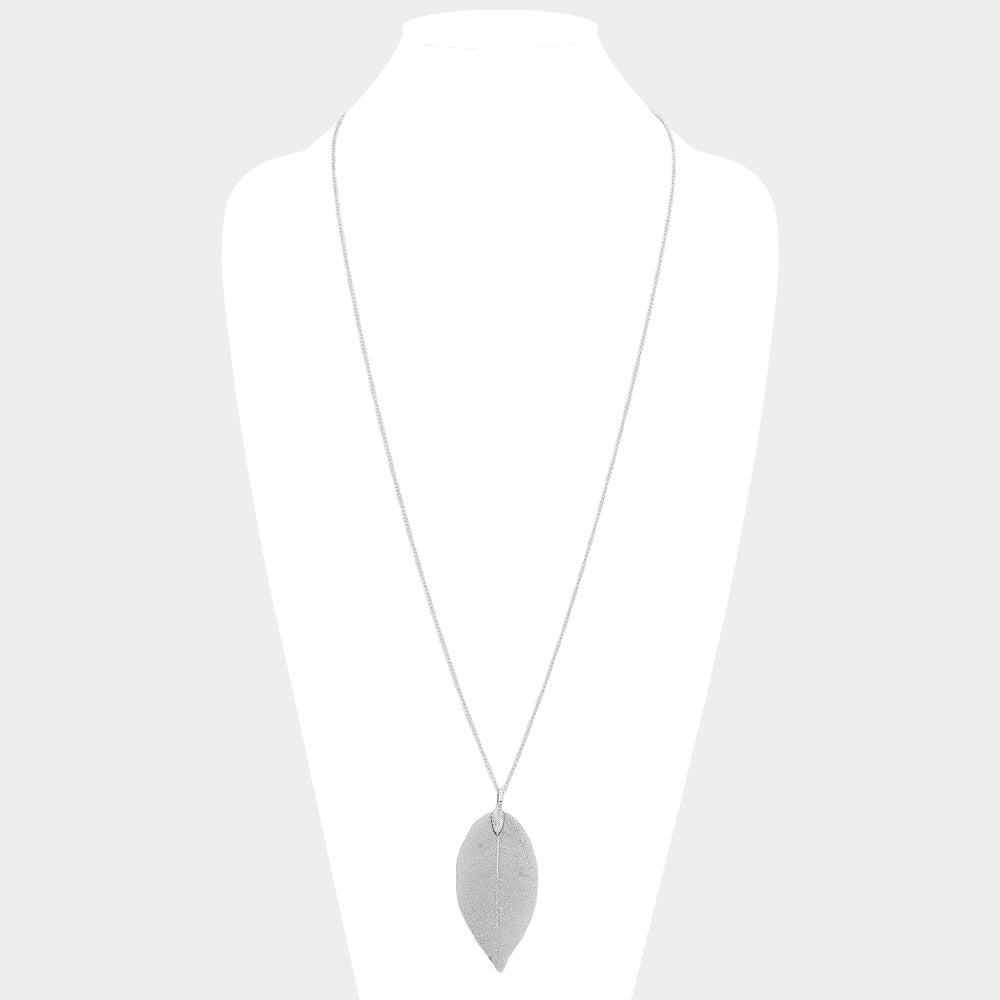 iLLASPARKZ Natural Dipped Filigree Leaf Pendant Long Necklace