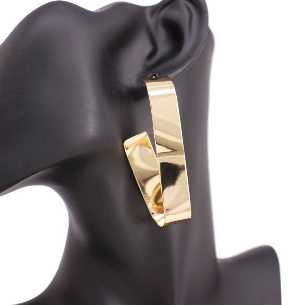 iLLASPARKZ Wavy Metal Oval Hoop Earrings