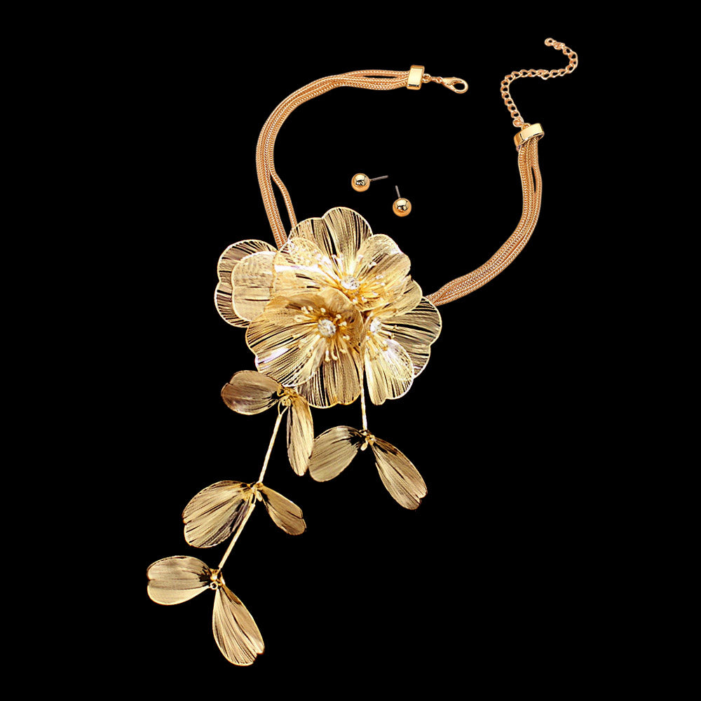 iLLASPARKZ Metal Filigree Flower Embellished Pendant Statement Necklace