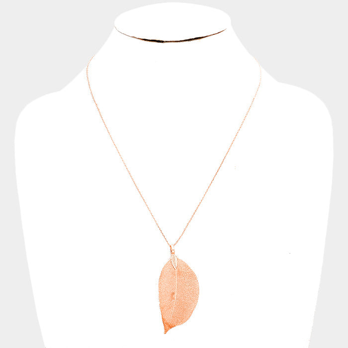 iLLASPARKZ Natural Dipped Filigree Leaf Pendant Necklace