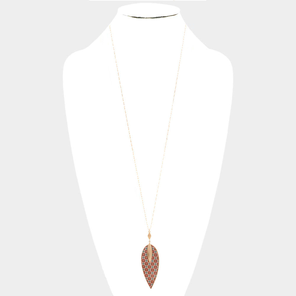 iLLASPARKZ Patterned Wood Petal Pendant Long Necklace