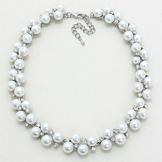 iLLASPARKZ Clustered Pearl Necklace