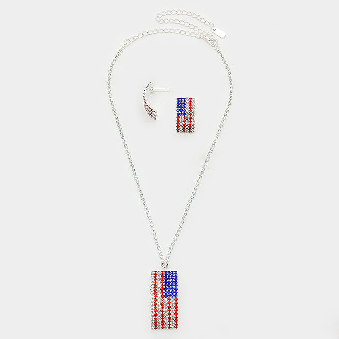 iLLASPARKZ American USA Flag Crystal Necklace