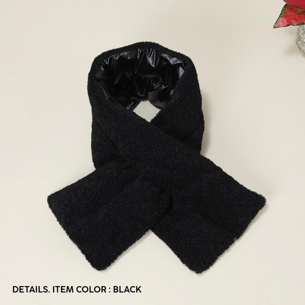 iLLASPARKZ Camouflage Patterned Reversible Puffer Sherpa Pull Through Scarf