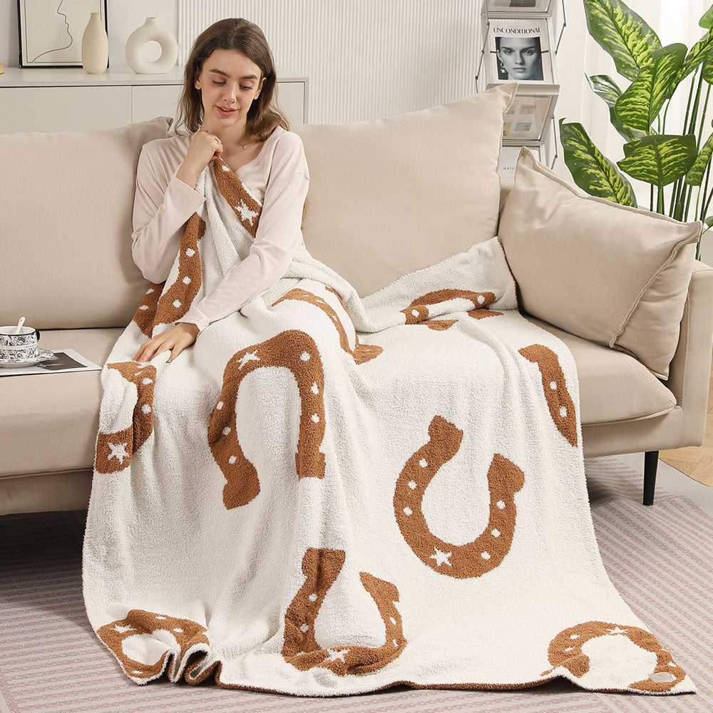 iLLASPARKZ Reversible Horseshoe Patterned Throw Blanket