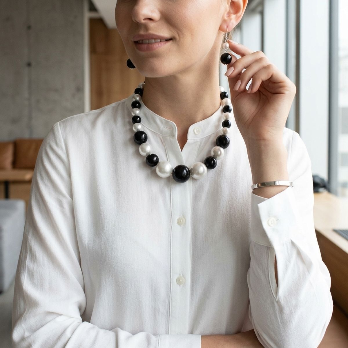 Black Bead White Pearl Chunky Graduated Necklace