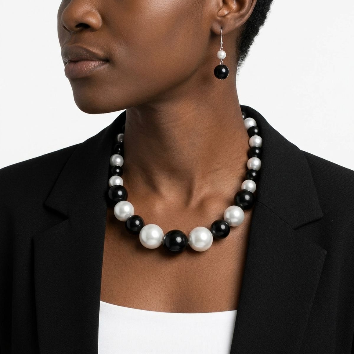 Black Bead White Pearl Chunky Graduated Necklace