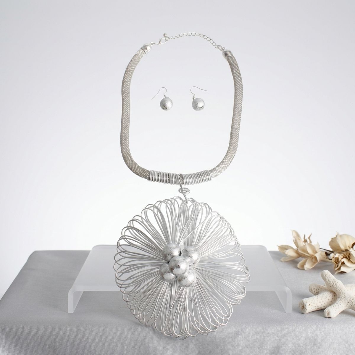 Silver Mesh Large Flower Wire Pendant Necklace
