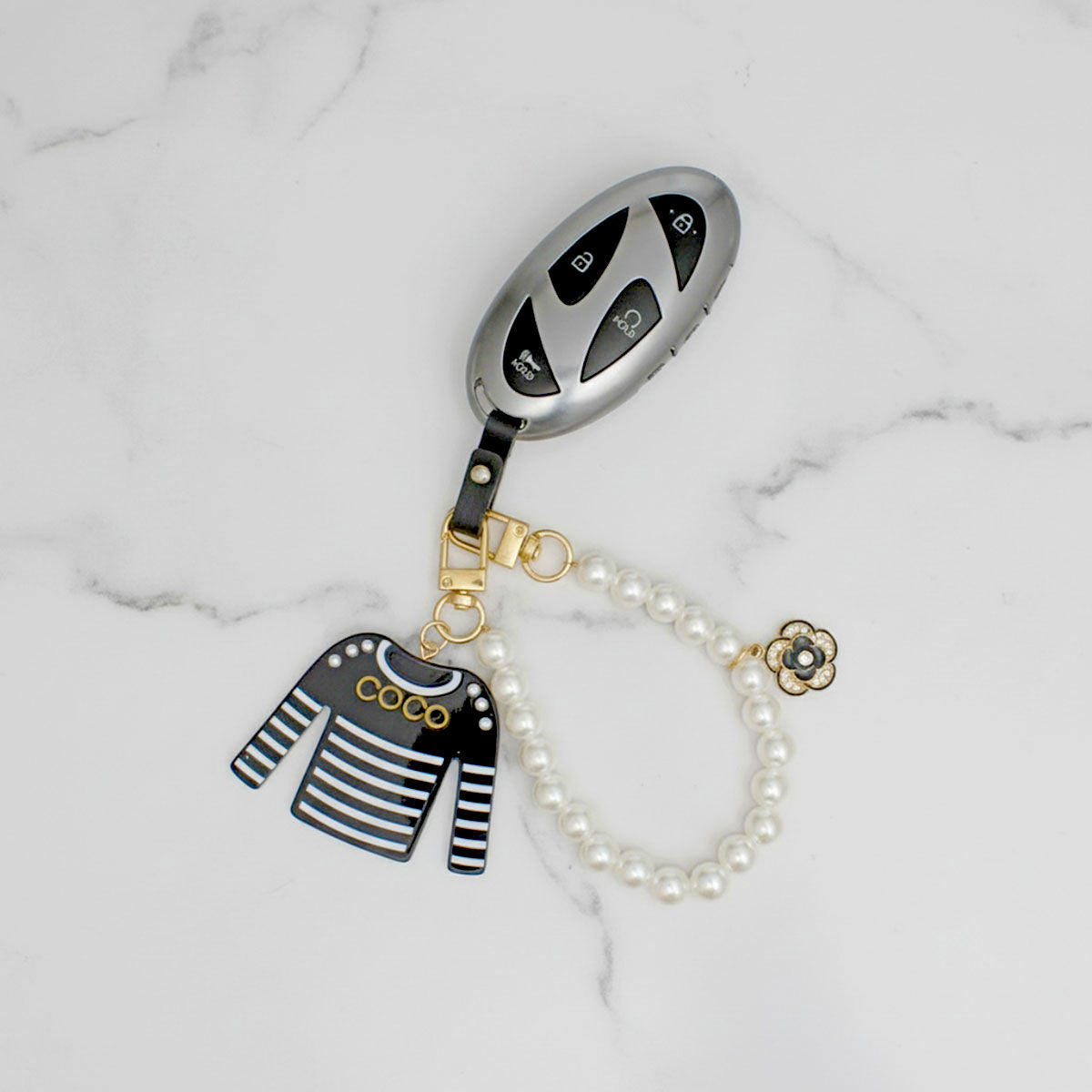 Keychain Black White Stripe COCO Shirt Pearl Clip