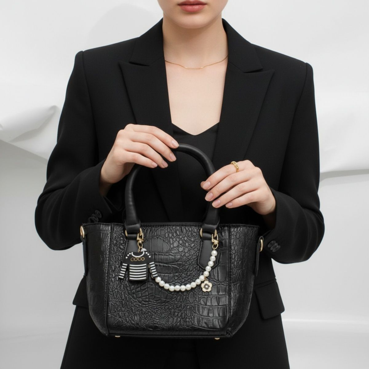 Keychain Black White Stripe COCO Shirt Pearl Clip