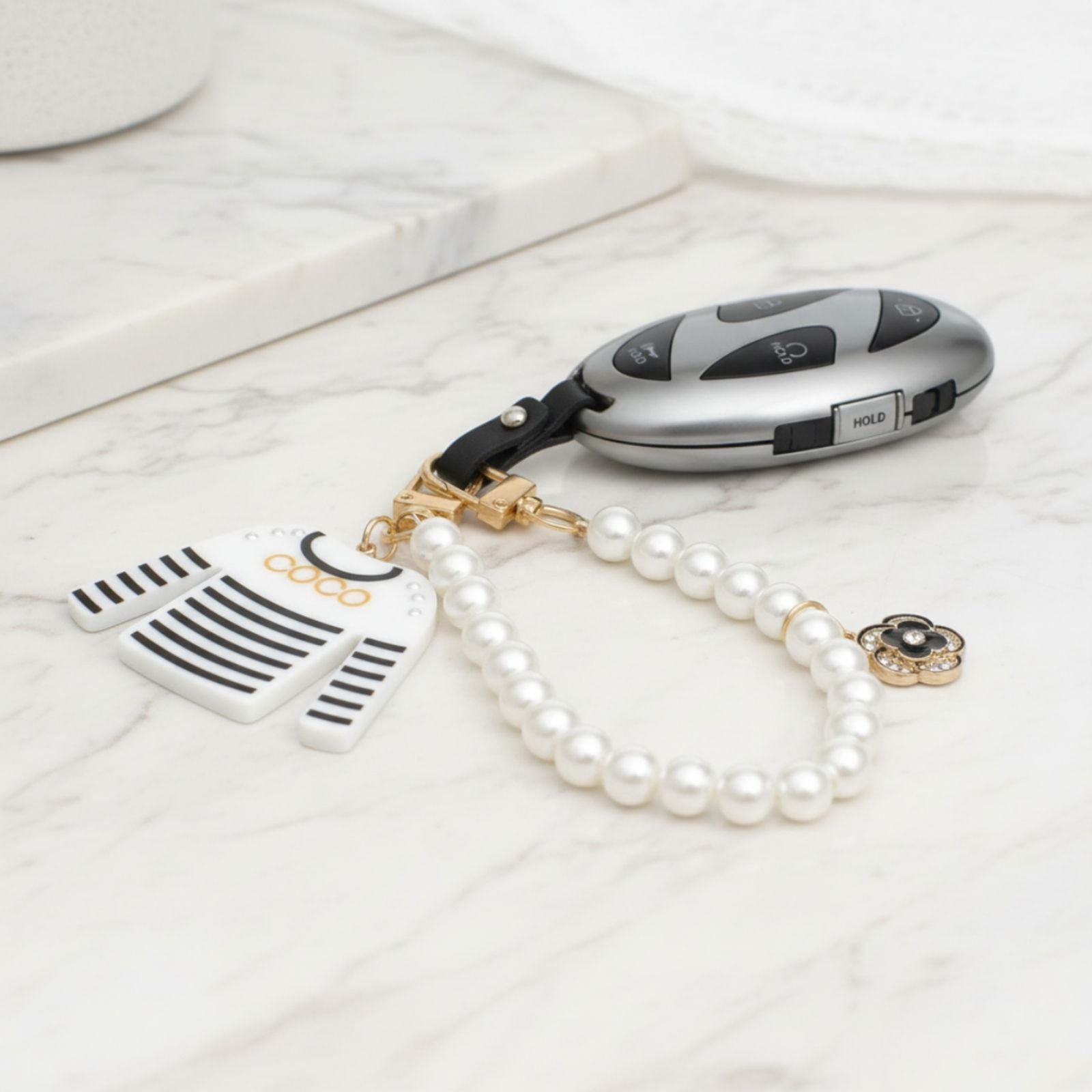 Keychain White Black Stripe COCO Shirt Pearl Clip