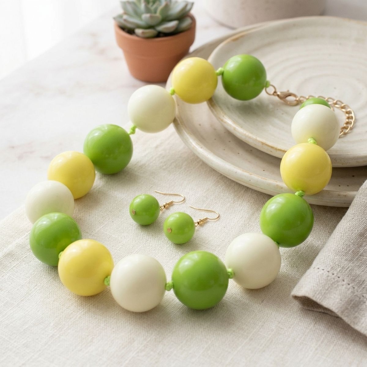 Mod Style Tricolor Green Tone Chunky Bead Necklace