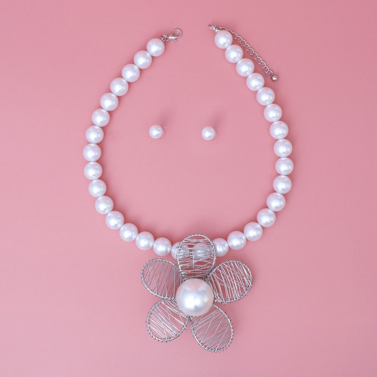 Pendant Silver Wire Flower White Pearl Necklace