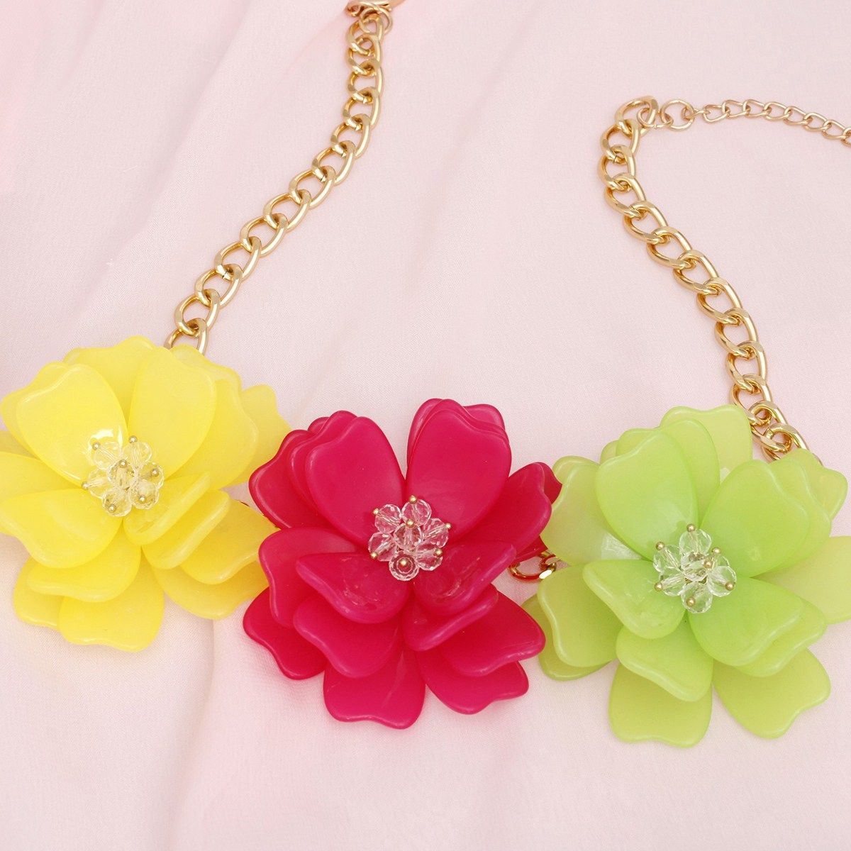 Collar Playful Petals Bright Color Flower Necklace