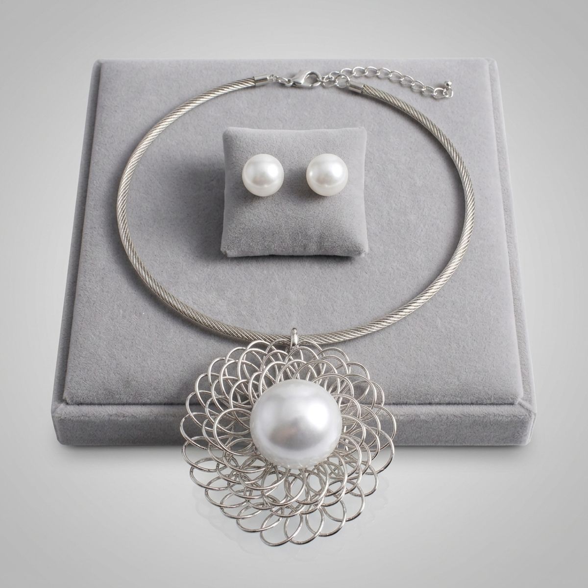 Silver Filigree Pearl Pendant Collar Necklace Set
