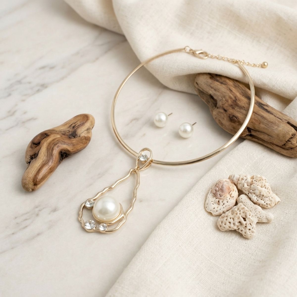 Gold Wavy Teardrop Pearl Pendant Choker Necklace
