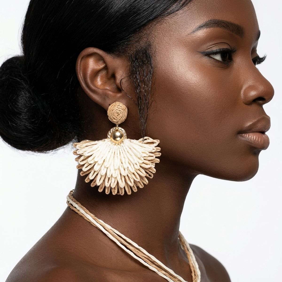 Creamy Browns Fanned Raffia Pendant Necklace Set